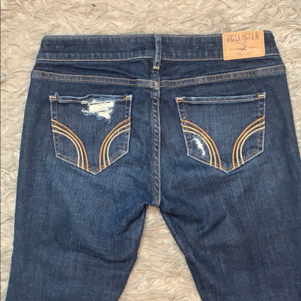 Women Hollister Size 1 ripped jeans